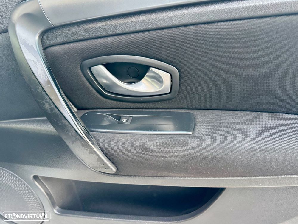 Renault Laguna Break 1.5 dCi Dynamique S - 10