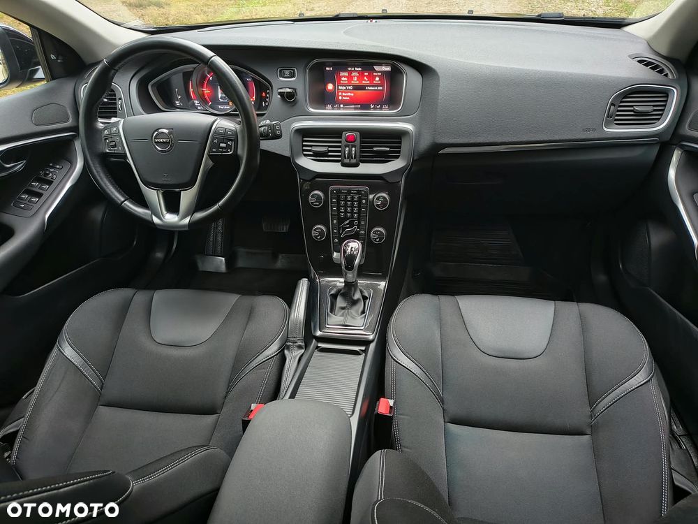 Volvo V40 D2 Geartronic Momentum - 19