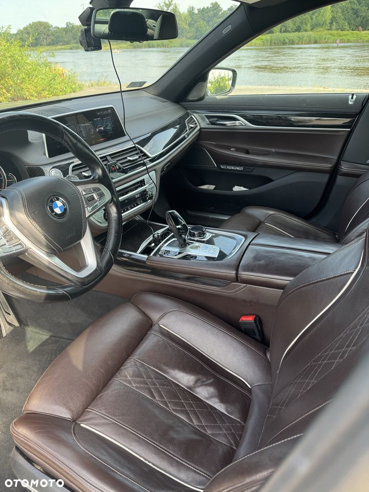 BMW Seria 7 - 8