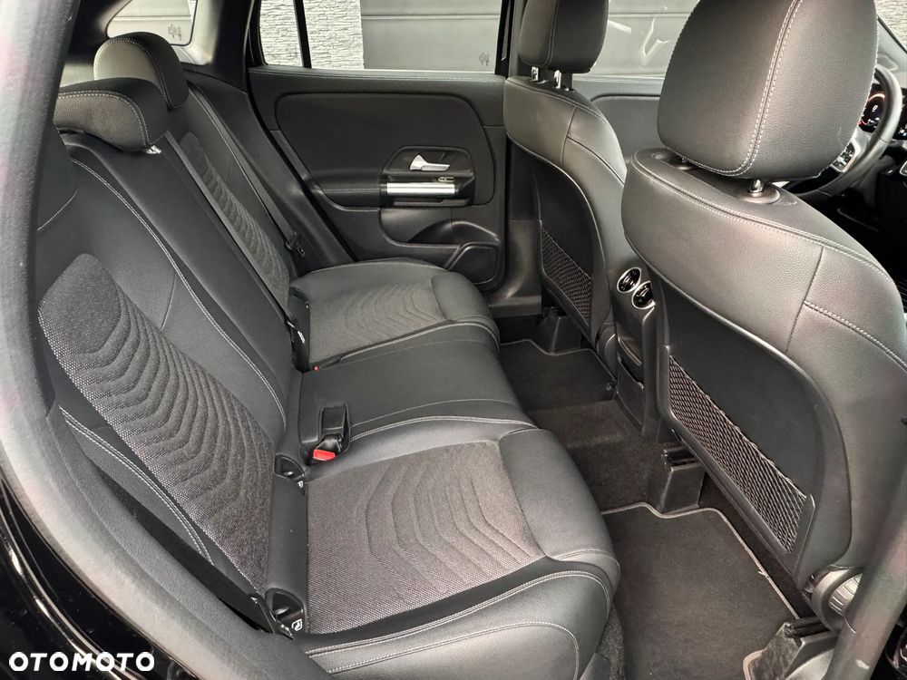 Mercedes-Benz GLA 200 d Progressive 8G-DCT - 18