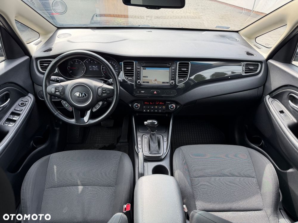 Kia Carens 1.7 CRDi Business Line 7os 7DCT - 8