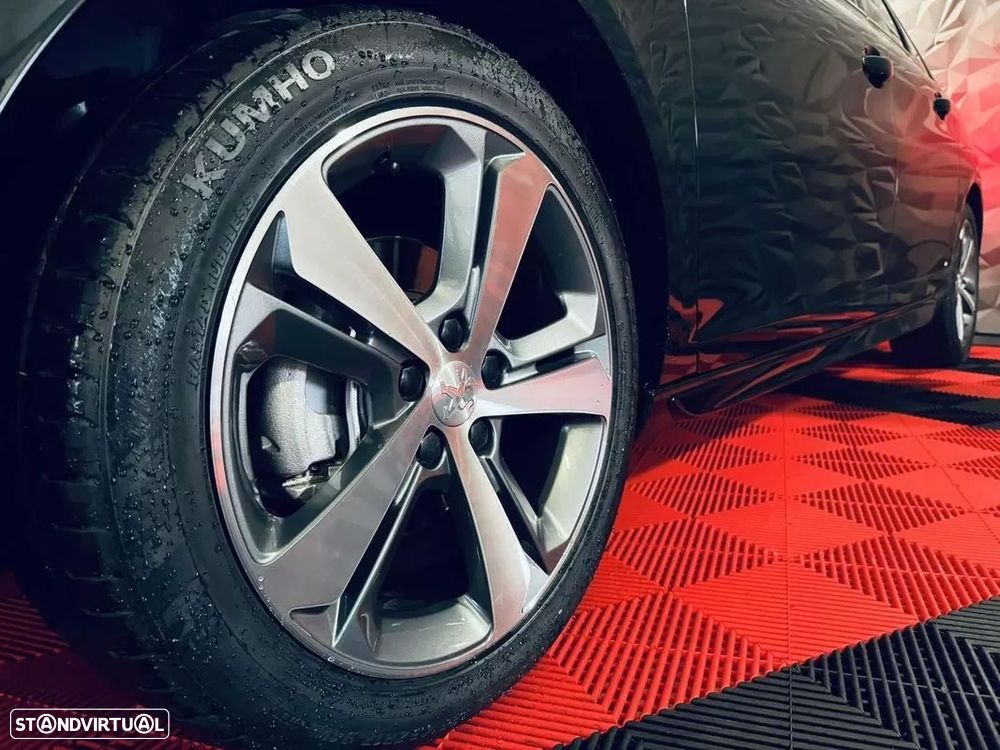 Peugeot 308 1.5 BlueHDi GT EAT8 - 16