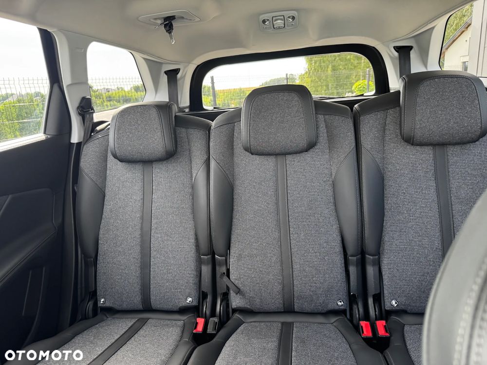 Peugeot 5008 - 22