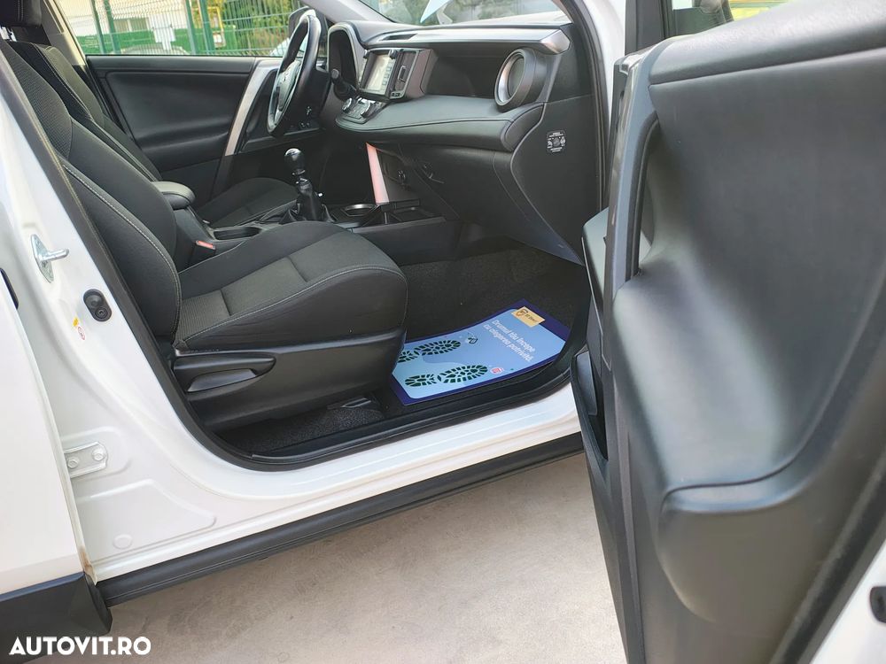 Toyota RAV4 2.0 D-4D 2WD Executive - 16