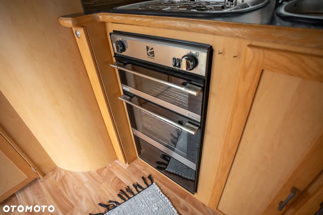 Elddis Crusader Hurricane - 19