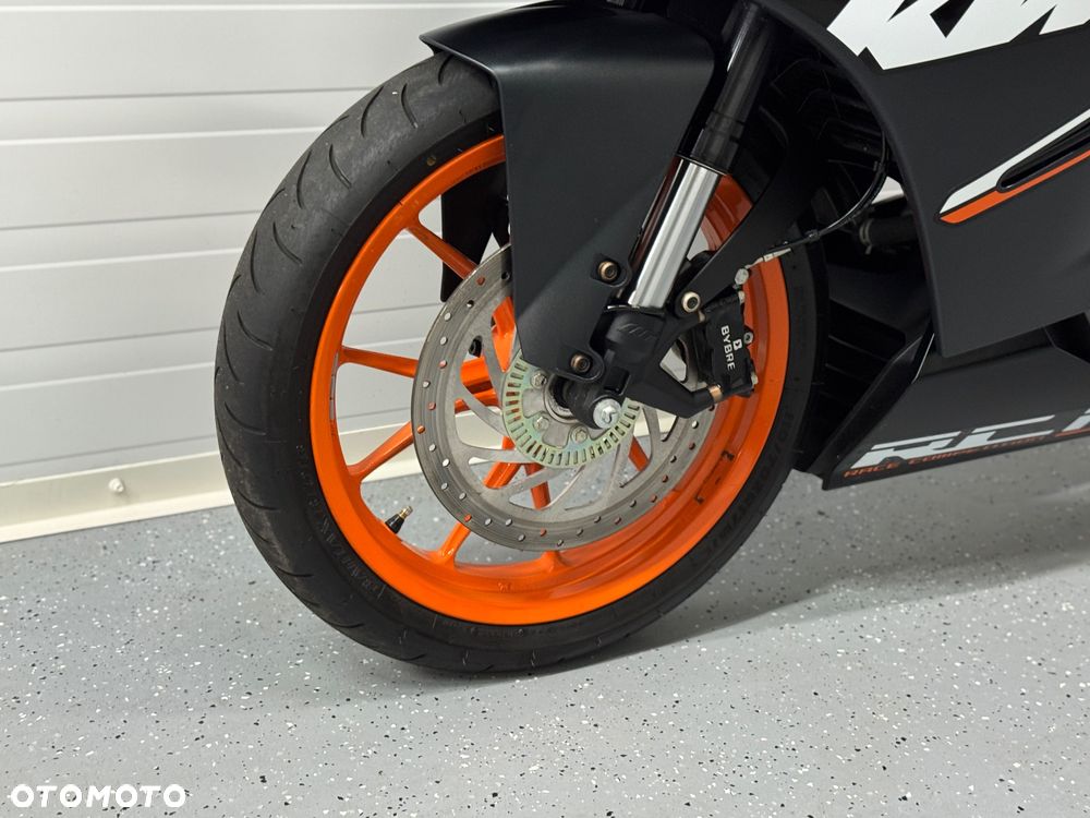 KTM RC 125 - 17