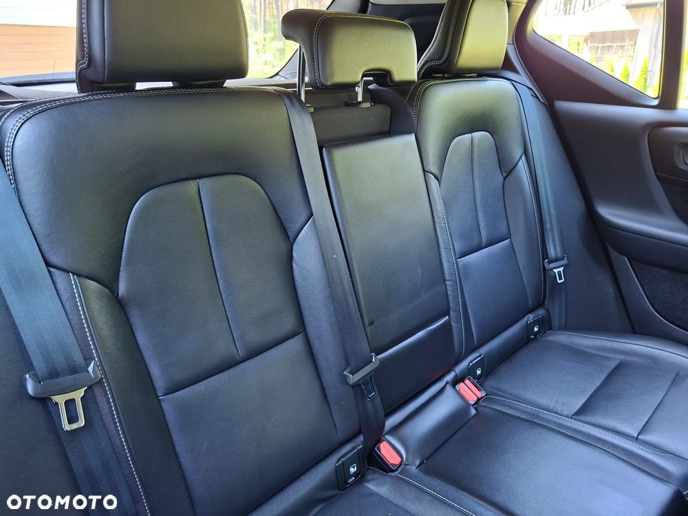Volvo XC 40 D4 AWD Geartronic Momentum - 20