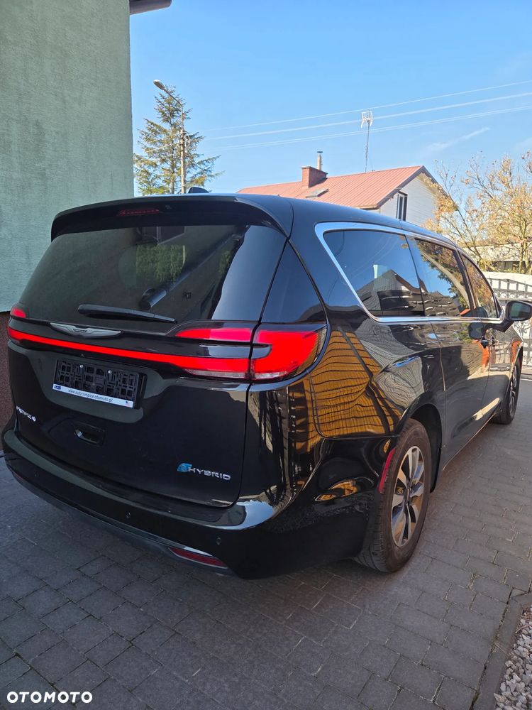 Chrysler Pacifica - 22