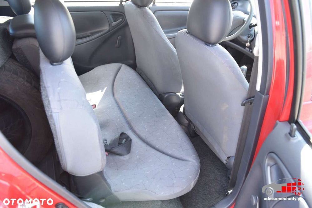 Toyota Yaris - 16