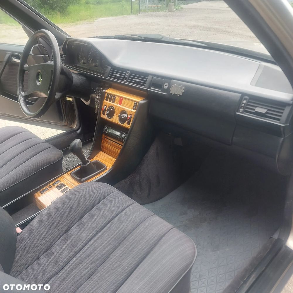 Mercedes-Benz W124 (1984-1993) - 10