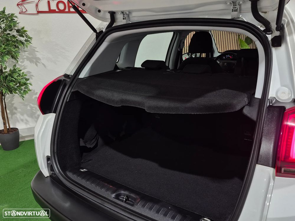 Peugeot 2008 1.2 PureTech Style - 21