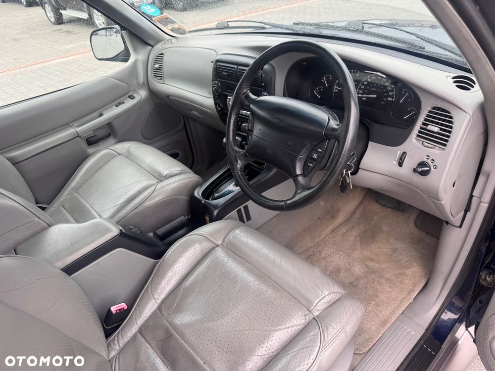 Ford Explorer 4.0 - 10