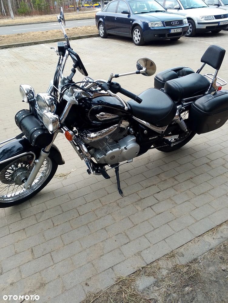 Suzuki Intruder - 2