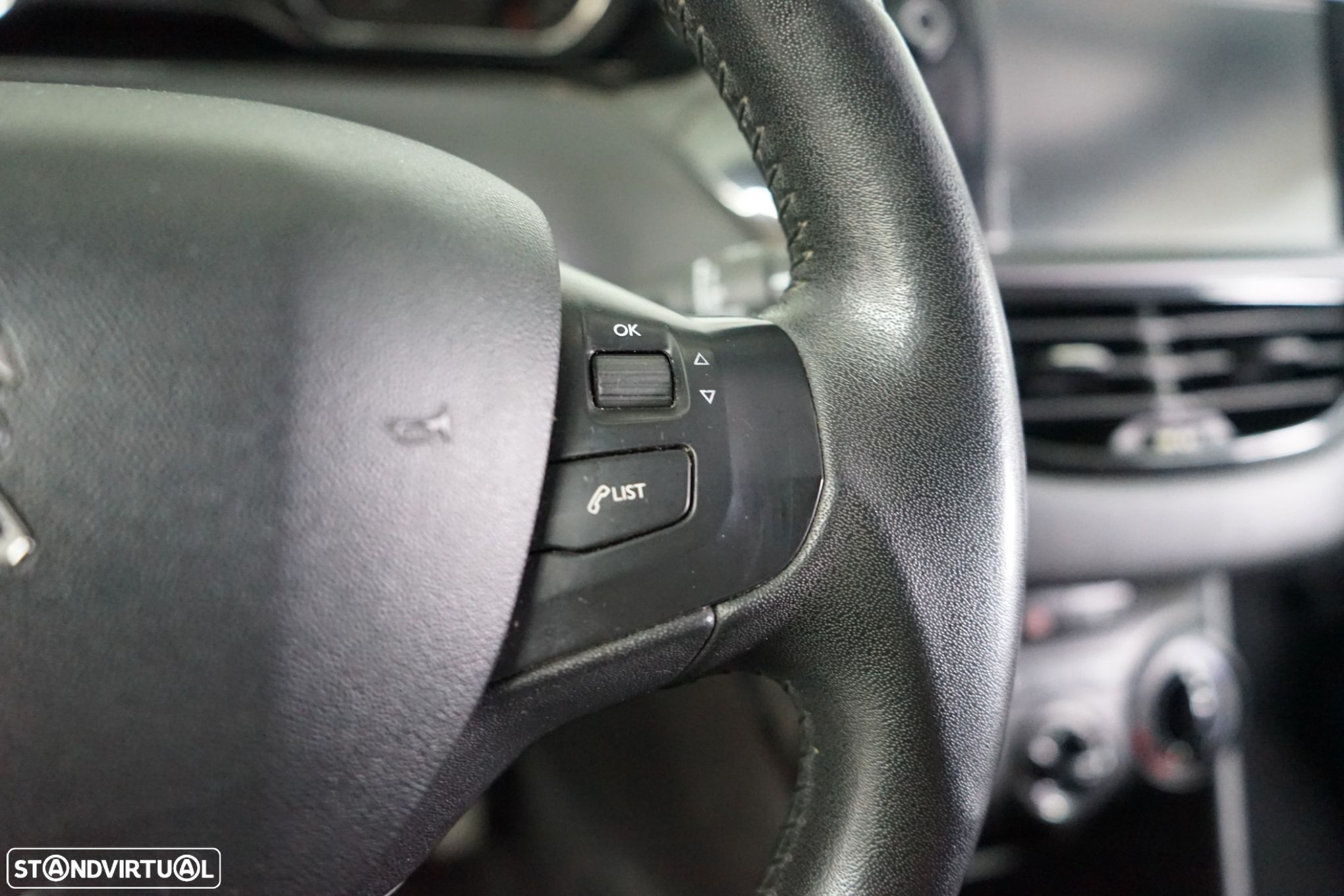 Peugeot 208 - 15