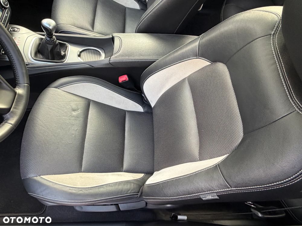 Toyota Avensis 2.0 D-4D Premium - 13