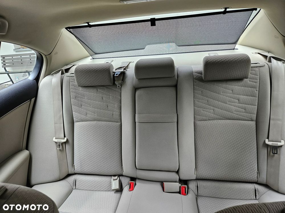 Toyota Avensis 2.0 Sol plus - 16