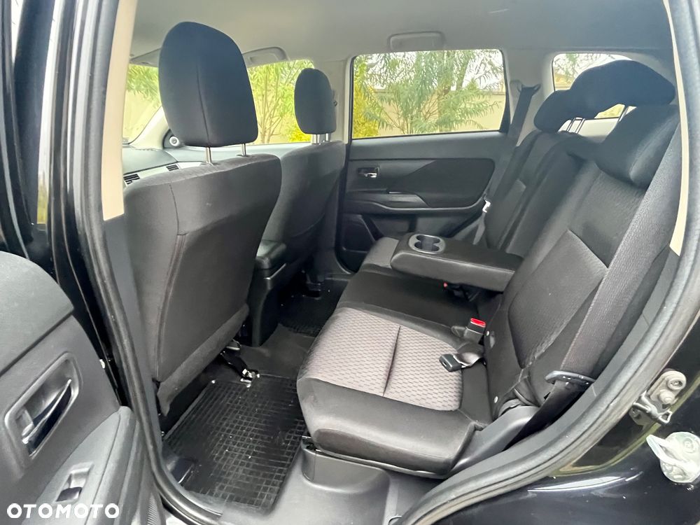 Mitsubishi Outlander 2.0 Intense + - 34