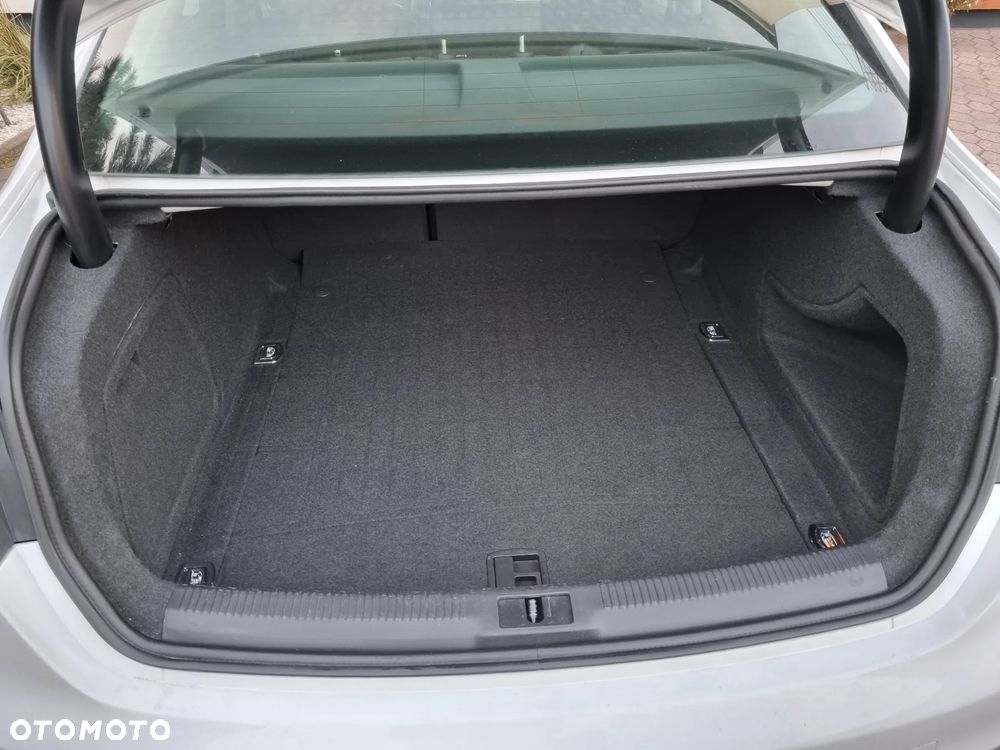 Audi A4 Limousine - 9