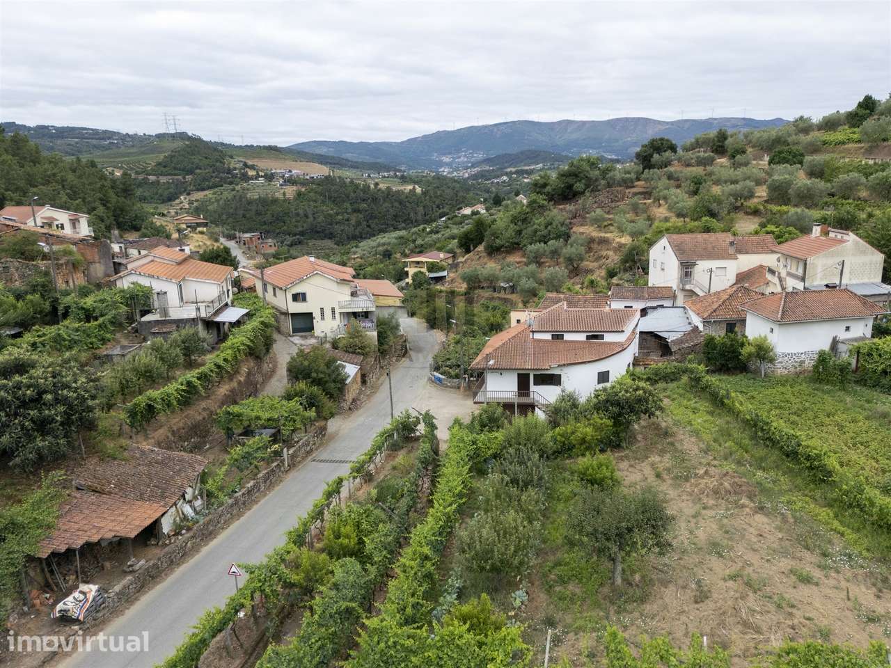 TERRENO RUSTICO | 1400m2 Planos | Salzedas - Grande imagem: 2/7
