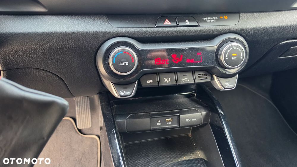 Kia Stonic 1.0 T-GDI 100 OPF Dream-Team Edition - 24