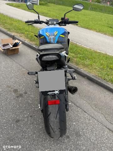 Suzuki GSX 1000 - 5