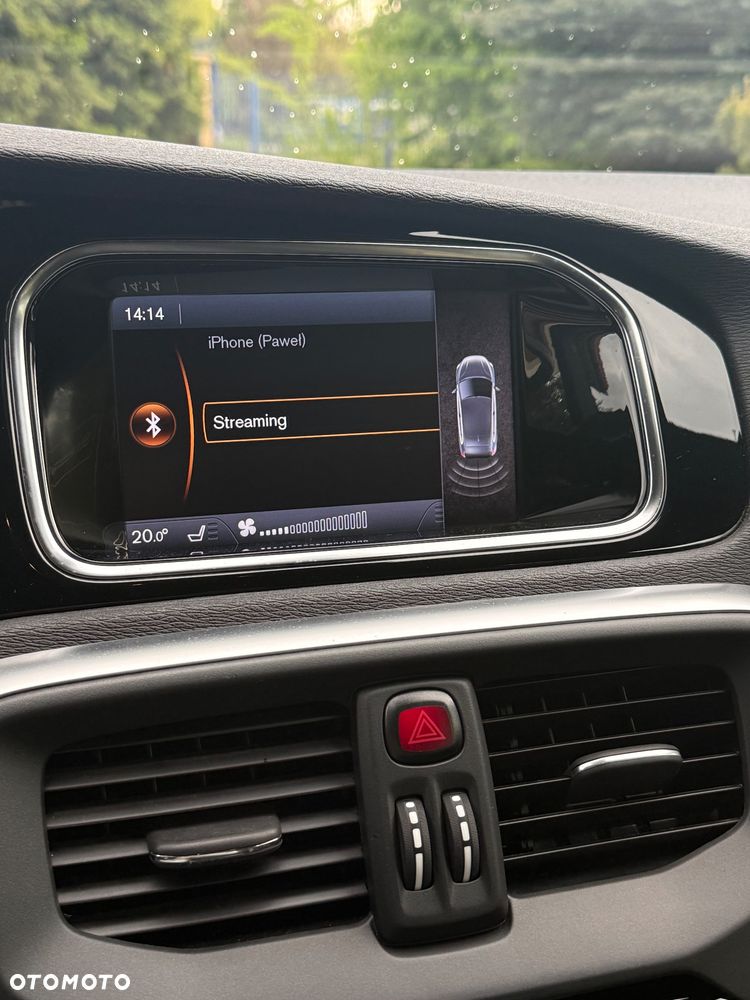 Volvo V40 T4 R-Design - 12