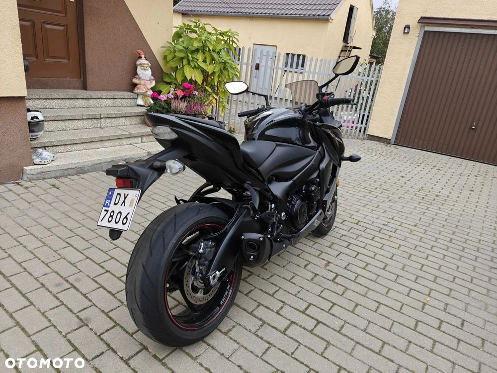 Suzuki GSX 1000 - 9