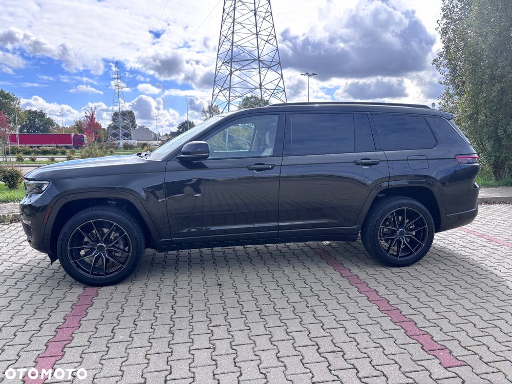 Jeep Grand Cherokee - 16