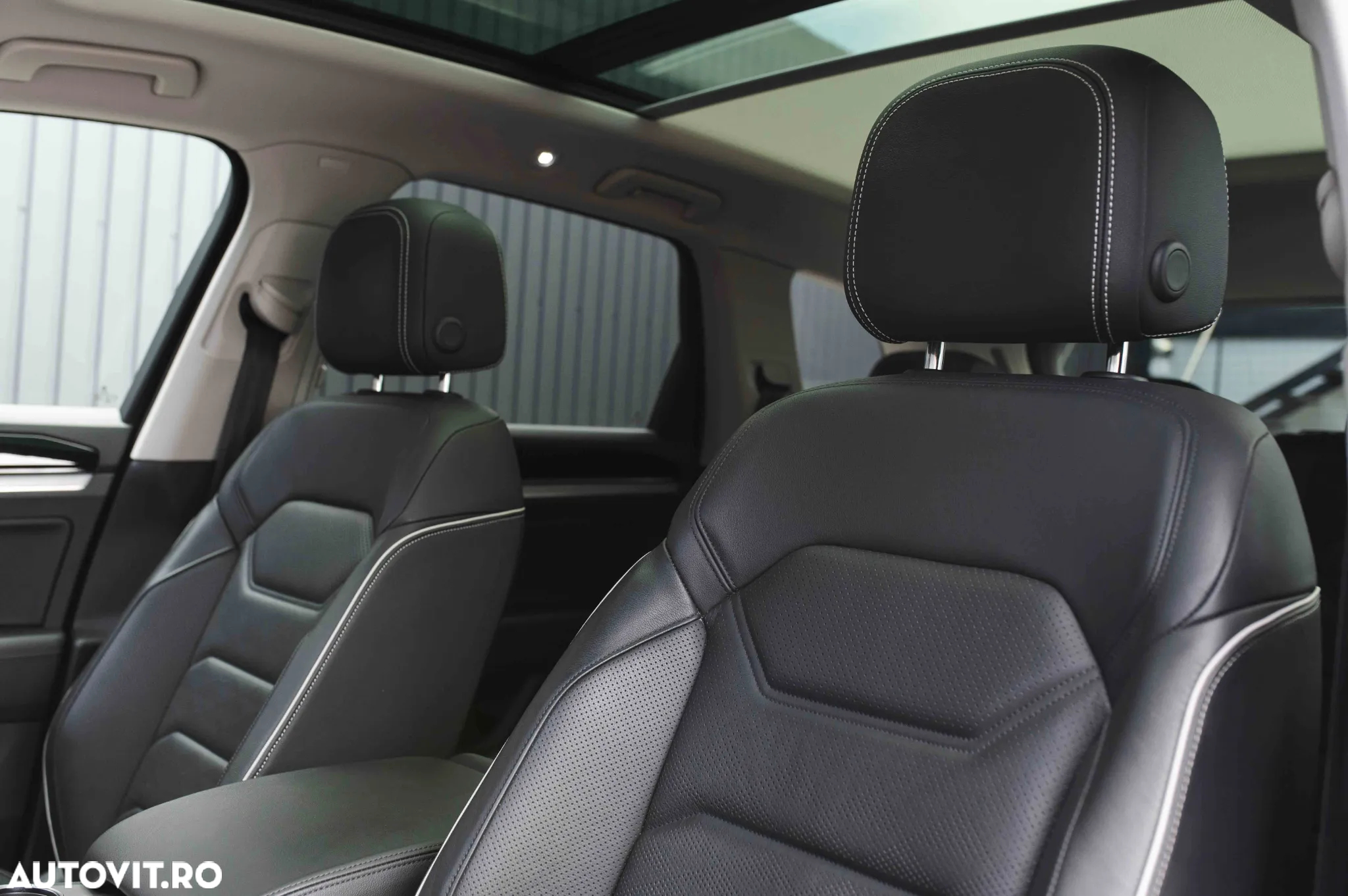 Volkswagen Touareg V6 TDI 4MOTION Elegance - 24