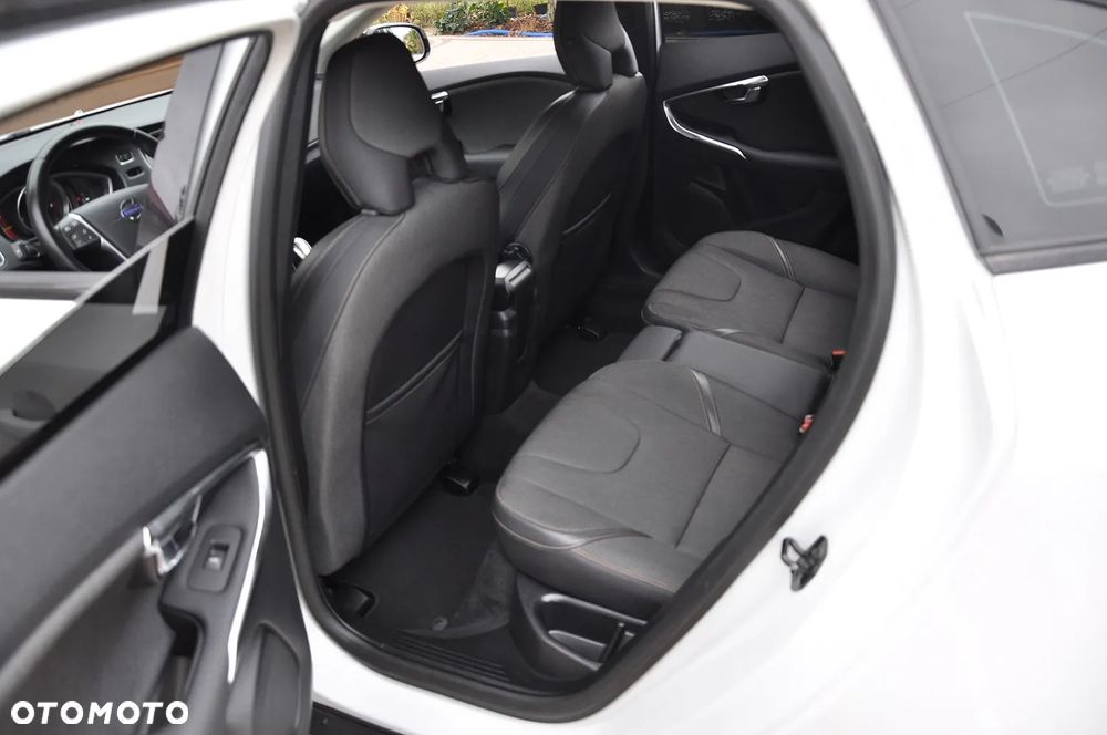 Volvo V40 Cross Country - 27