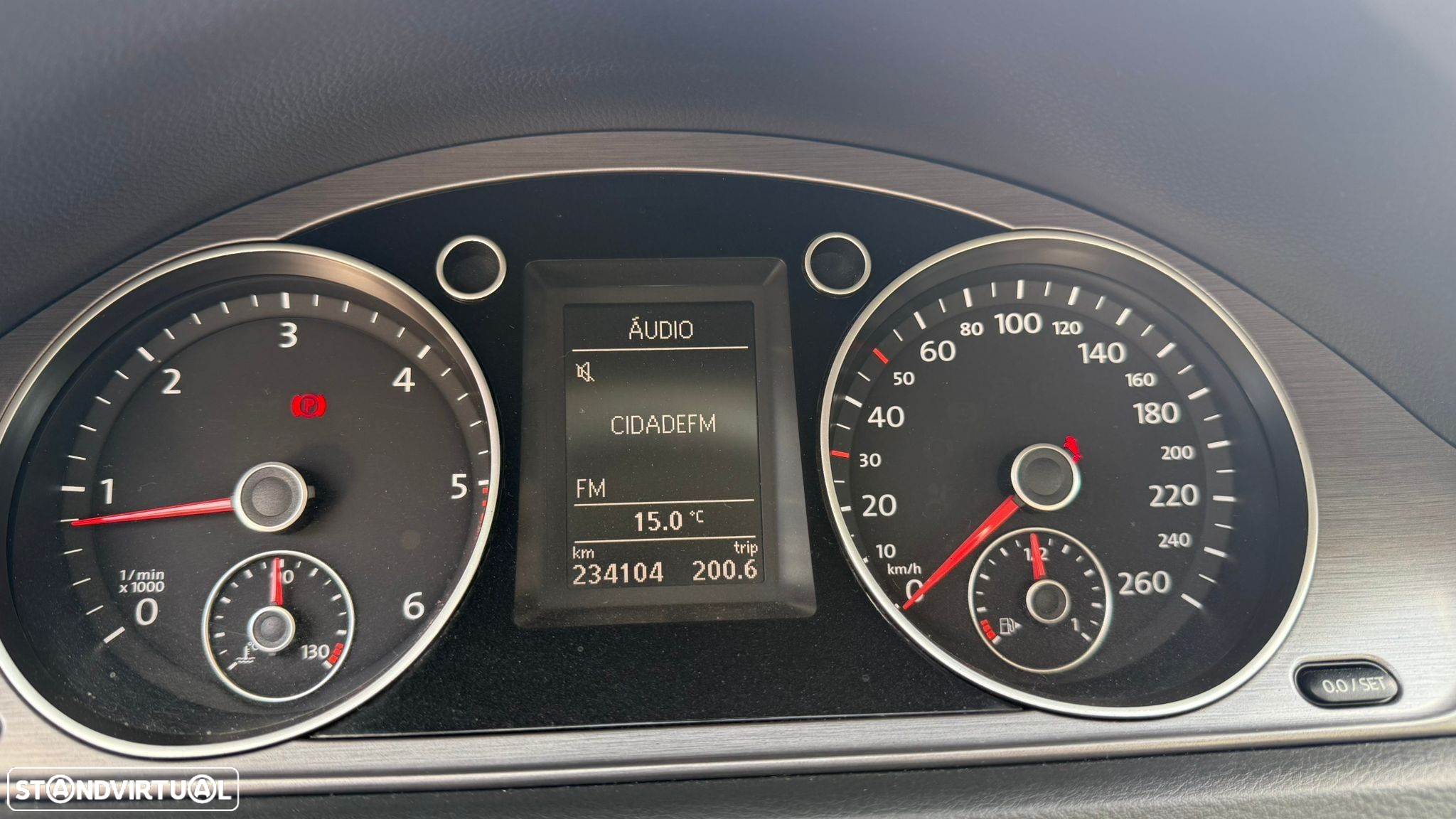 VW Passat 2.0 TDI Highline - 30