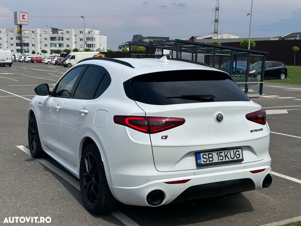 Alfa Romeo Stelvio 2.0 Turbo AWD AT8 Veloce - 15