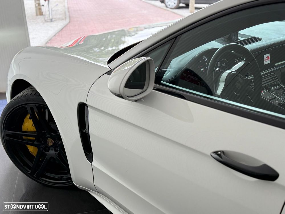 Porsche Panamera 4 S - 4