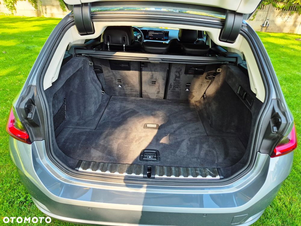 BMW Seria 3 318i Advantage - 24