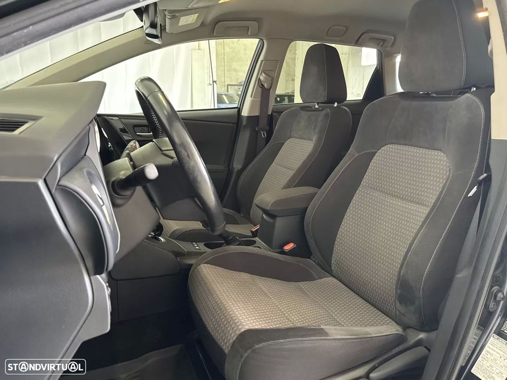 Toyota Auris Touring Sports 1.8 HSD Comfort +P.Techno+P.Sport - 25