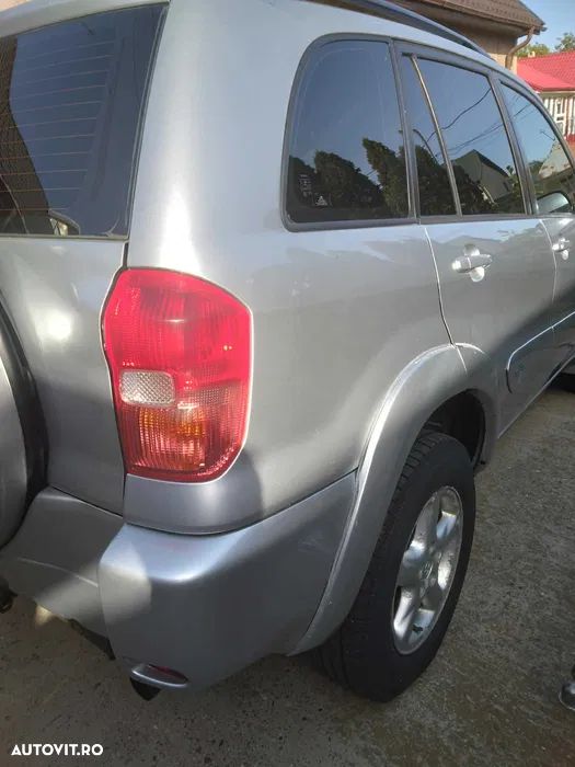 Toyota RAV4 - 4