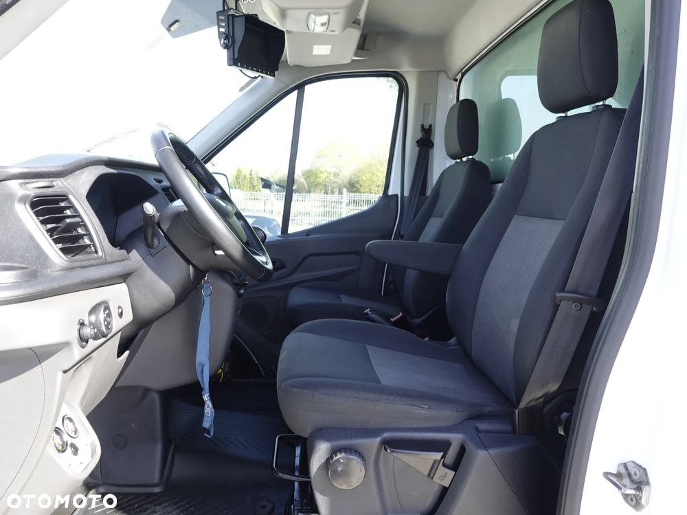Ford Transit - Kontener z windą - 25