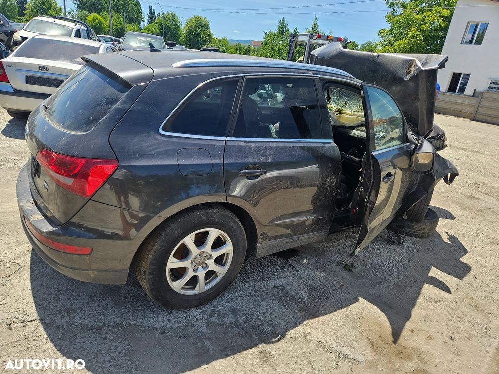 Dezmembrez audi q5 an 2011 - 2