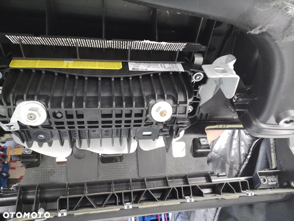 VW TOUAREG II 7P 10-18R DESKA ROZDZIELCZA KONSOLA CZARNA 7P1858295 PODUSZKA PASAZERA 7P6880204 C - 7