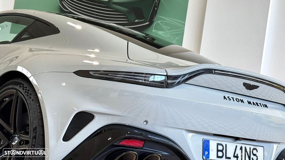 Aston Martin Vantage Coupe V8 - 11