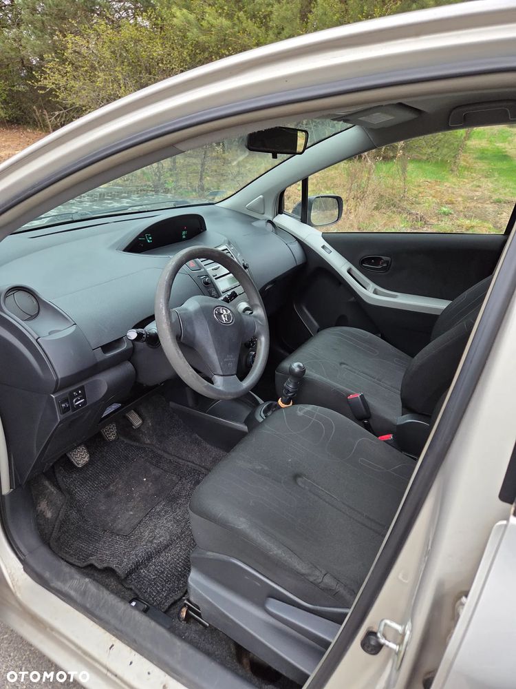 Toyota Yaris 1.0 Entry - 5
