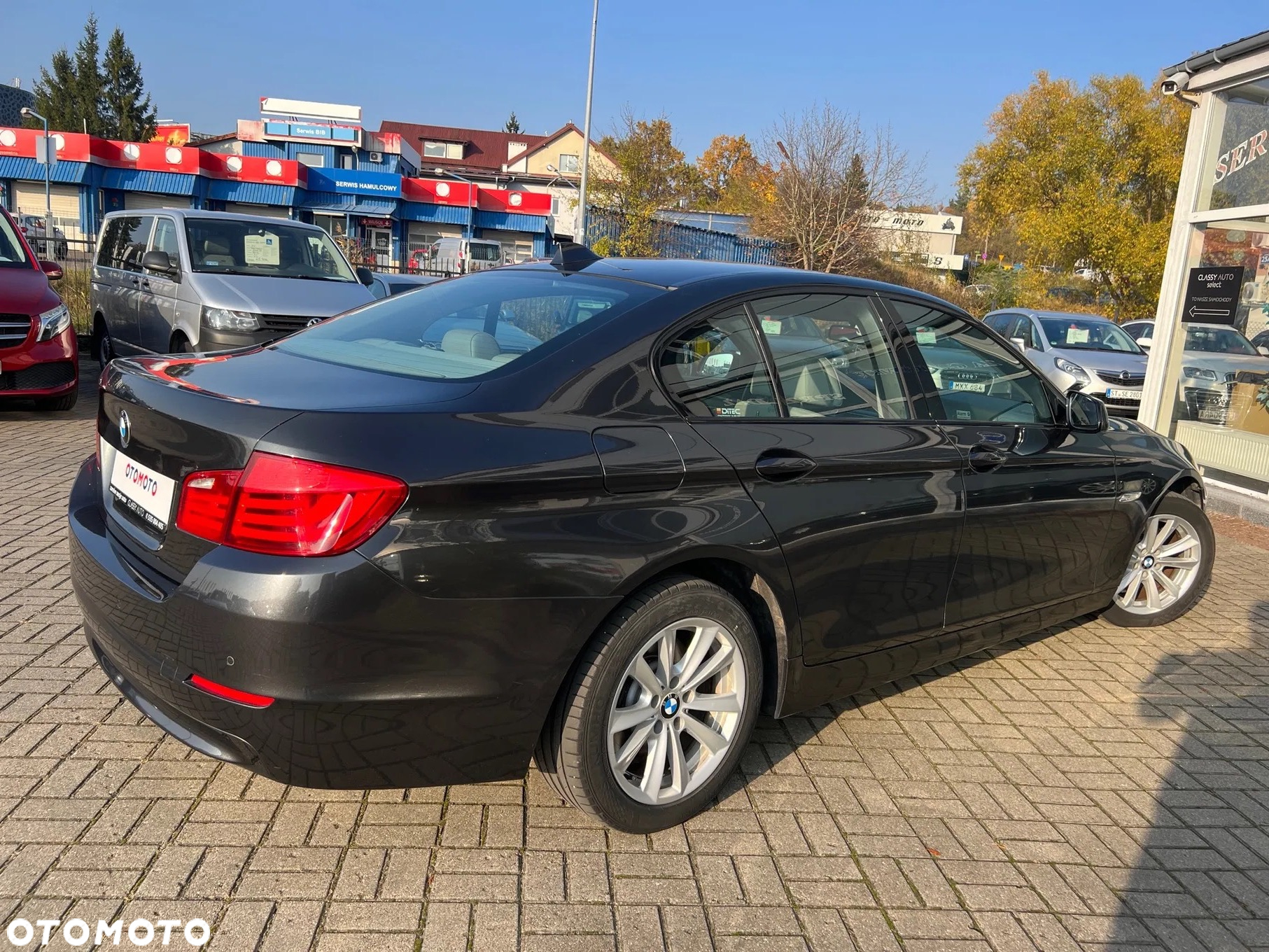 BMW Seria 5 523i Sport-Aut - 27