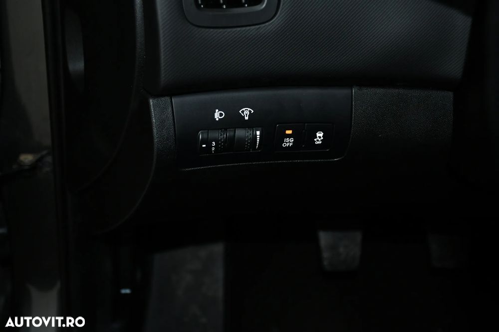 Kia Ceed 1.6 CRDi 115 Dream-Team Edition - 19