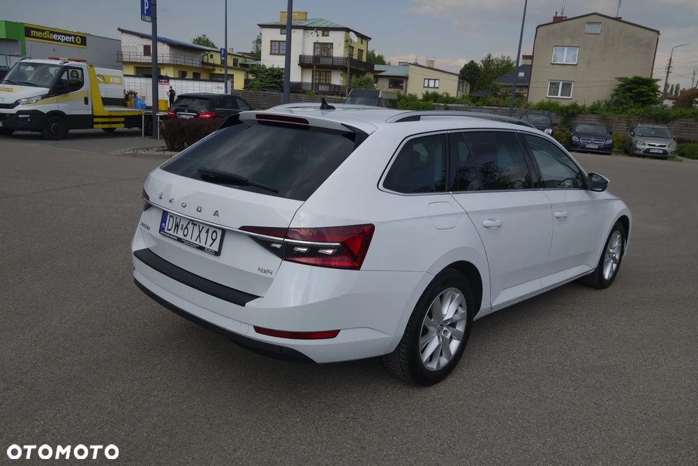 Skoda Superb 2.0 TDI SCR 4x4 Style DSG - 4