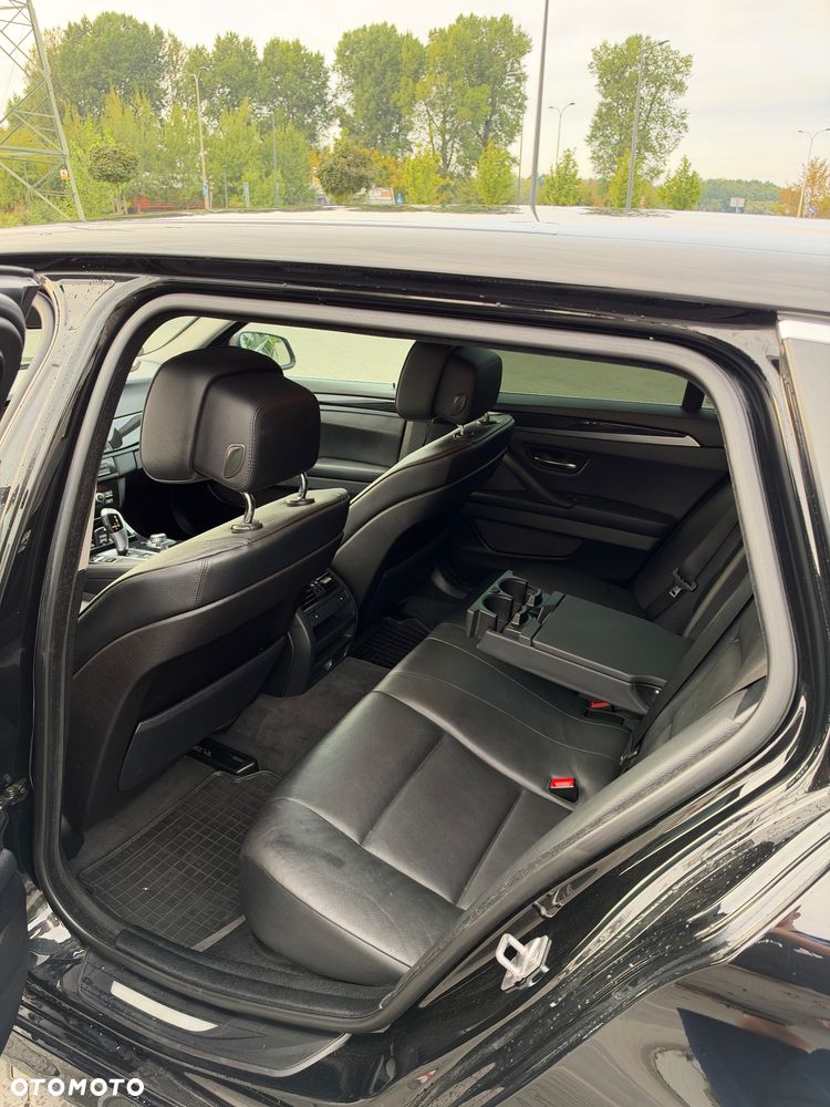 BMW Seria 5 525d - 8