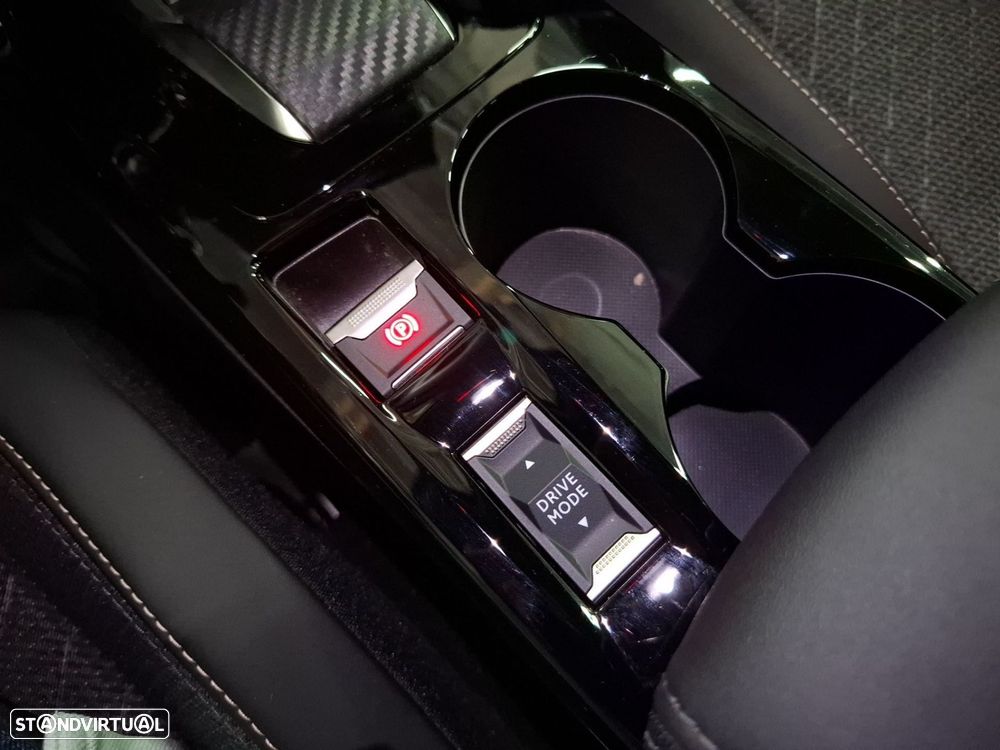 Peugeot 2008 1.2 Hybrid Allure e-DCS6 - 18