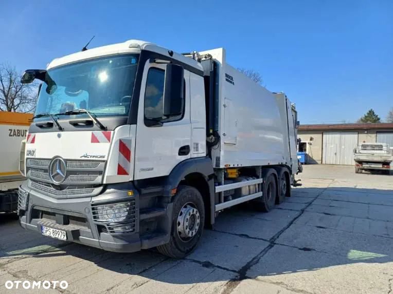 Mercedes-Benz Actros - 1