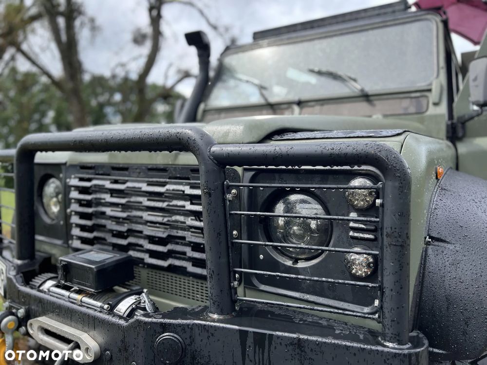 Land Rover Defender 2.5 TDI - 11