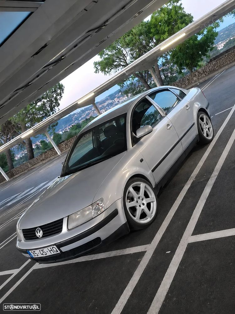 VW Passat 1.9 TDi Confortline - 1
