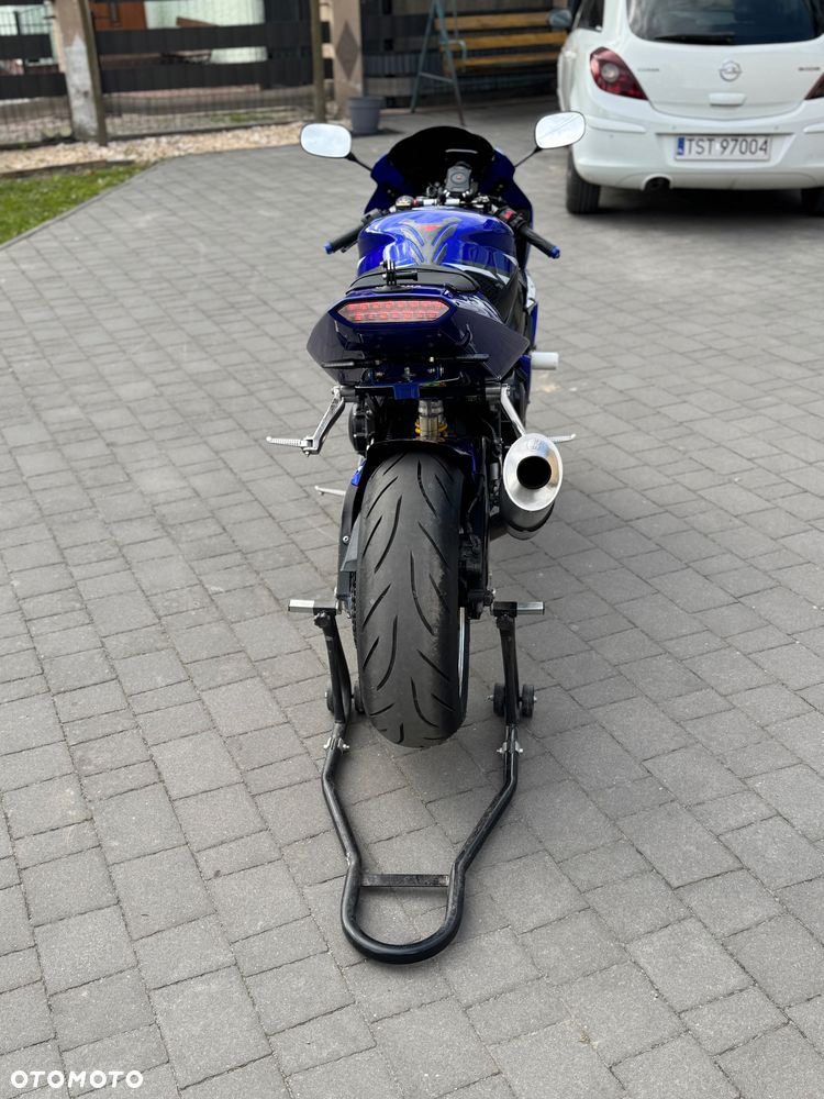 Yamaha R1 - 5